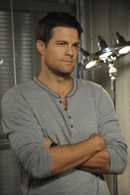 geoff stults Geoff Stults, Bones Tv Series, The Finder, 7th Heaven, Matt Bomer, Single Girl, Play Tennis, Moving Pictures, Guilty Pleasures