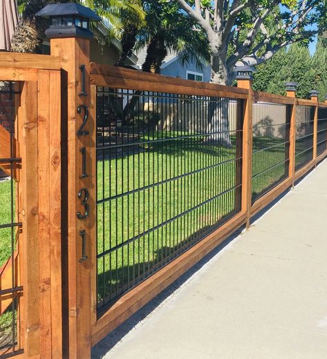 The Ultimate Wood Fence Style Guide Wood Fencing, Wood Fences, Wood Fence Design, House Fence Design, Horizontal Fence, Privacy Fence Designs, Fence Styles, Front Yard Fence, Fence Landscaping