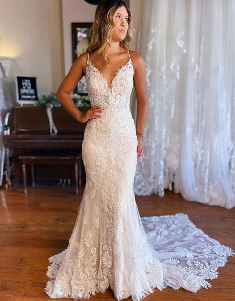 Mermaid Wedding Dress No Train, Beige Lace Wedding Dress, Fall Wedding Dress Ideas Brides, Wedding Dress Southern, Rustic Boho Wedding Dress, Wedding Dresses Lace Mermaid, Cowgirl Wedding Dress, Ranch Wedding Dress, Lace Fitted Wedding Dress