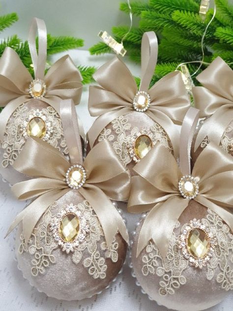 Beige Christmas Ornament Set, Handmade Velvet Christmas Baubles, Christmas Tree Decor, Beige Christmas Ball, Velvet Ornament, Christmas Gift - Etsy Australia Beautiful Christmas Trees Decorated, Shabby Chic Weihnachten, Lace Christmas Tree, Shabby Chic Christmas Ornaments, Victorian Christmas Tree, Beige Christmas, Ribbon Handmade, Fancy Christmas Ornaments, Christmas Ornaments Handmade