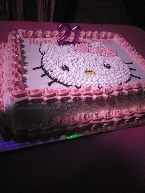 Birthday Cake Ideas Hello Kitty, Hello Kitty Cake Birthday, Sanrio Birthday Cake, Hello Kitty Desserts, Hello Kitty Birthday Party Decorations, Cake Hello Kitty, Kitty Birthday Cake, Bday Stuff, Hello Kitty Birthday Cake