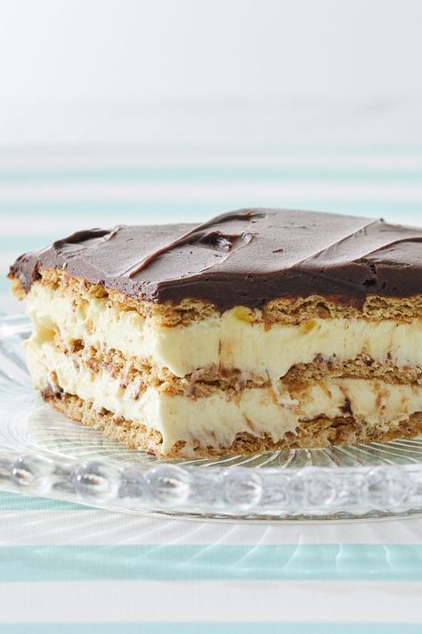 Éclair Cake Eclair Dessert, Chocolate Eclair Dessert, The Kitchen Is My Playground, Eclairs Dessert, Benny Benassi, Icebox Desserts, Banana Split Cake, Biscuits Graham, Eclair Cake