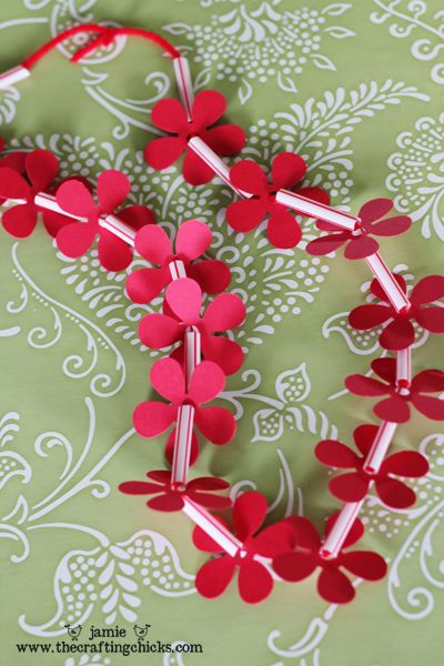 Hawaiian Leis-Kid Craft....we did this at my daughter's 8th birthday luau, but I used silk flower pedals from Dollar Store flower bunches.  Girls loved the craft! ليلو وستيتش, Aktiviti Kanak-kanak, Hawaiian Lei, Summer Fun For Kids, Fun Summer Activities, Hawaiian Theme, Summer Crafts For Kids, Hawaiian Party, Camping Crafts