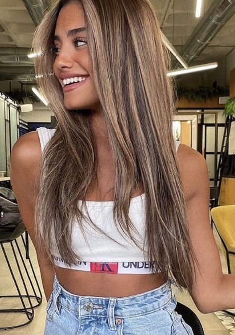 Highlights For Brown Hair Money Pieces, Bronde Balayage Tan Skin, Brown Hair With Honey Blonde Balayage, Tan Skin Blonde Highlights, Brown Hair Summer 2023, Money Pieces On Brunette Hair, Honey Blond Highlight On Brown Hair, Honey Blonde Hair On Brunette, Dark Hair With Honey Blonde Highlights