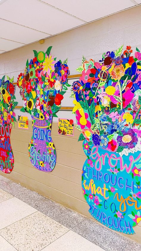 Renae Greene on Instagram: “⁣ Ten years of school-wide collaborative projects and this may be one of my favorites, not just because of their stellar flowers though…” Collaborative Art Elementary, Classroom Collaborative Art Projects, Back To School Collaborative Art, School Wide Art Projects, Class Art Projects Collaborative, Elementary Art Rooms Decoration, Art Class Projects Elementary, School Collaborative Art, Art For 5th Grade