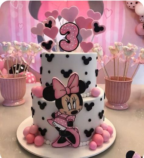 Minnie Mouse 3rd Birthday Outfit, Minnie Mouse Birthday Theme Cake, Mini Birthday Cake Ideas For Her, Minnie Mouse Treats Table, Disney Cake Ideas, Pink Minnie Mouse Cake, Minnie Mouse 1st Birthday Cake, Minnie Mouse Party Ideas, Disney Birthday Party Ideas