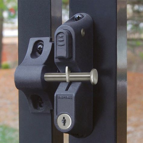 Metal Gate Locks Outdoor, Gate Lock Ideas Metal, Gate Lock Ideas, Gate Locks Outdoor, Backyard Gate, Backyard Gates, Outdoor Gate, Entry Gate, Side Gates