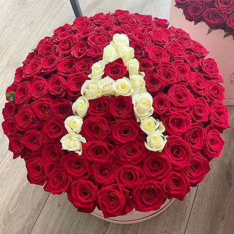 Birthday Room Decorations, Luxury Flower Bouquets, Boquette Flowers, Flower Gift Ideas, Glitter Roses, Flowers Bouquet Gift, Nothing But Flowers, Flower Therapy, Flower Letters