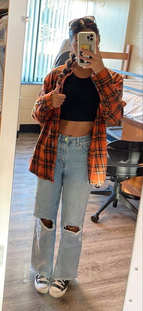 Female Outfits, Flannel Outfits, Outfit Ideas, Girl Outfits, Ootd, Fashion Outfits, Clothes For Women, Outfit Inspo, Quick Saves