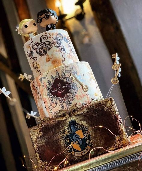 @mugglestyle Hogwarts Wedding Ideas, Harry Potter Inspired Food, Harry Potter Wedding Cake, Harry Potter Wedding Invitations, Better Than Cake, Harry Potter Kitchen, Popular Wedding Themes, Magical Theme, Black Wedding Decorations