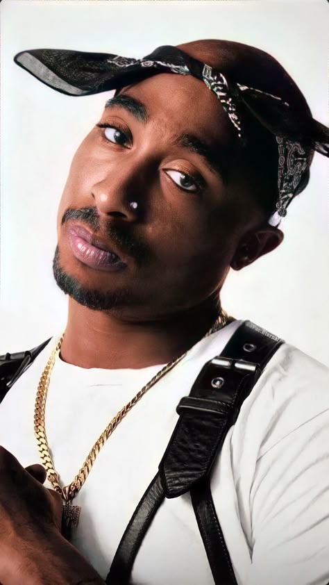 2pac Pictures, 2pac Poster, 2pac Art, Thug Life Wallpaper, Tupac Photos, 90s Rappers Aesthetic, Tupac Wallpaper, 90s Rappers, Looks Hip Hop