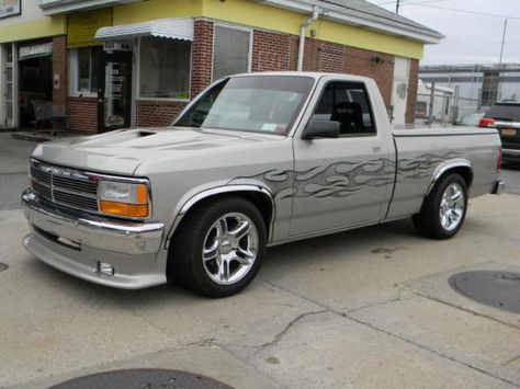 1995 Dodge Dakota Custom                                                                                                                                                                                 Más Dodge Dakota Custom, Dodge Dakota Rt, First Gen Dodge, Dakota Truck, Dodge Pickup Trucks, Custom Vehicles, Sick Cars, Muscle Truck, Old Muscle Cars