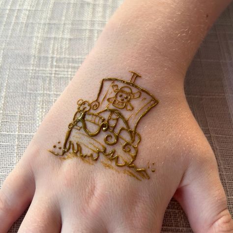 OCTOBER EVENTS! Make sure to mark your calendars and get this spooky henna designs! From pumpkins 🎃 to skeletons ☠️ to spiderwebs 🕸️, or flowers! �💐(My fav 😉) designs are fully customizable! I’ll see you soon 🤩 Spooky Henna, October Events, See You Soon, Henna Designs, Make Sure, Pumpkins, See You, Henna, Flowers