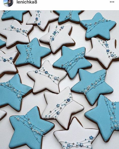 Star Iced Cookies, Star Decorated Sugar Cookies, January Sugar Cookies Decorated, Star Shaped Cookies Decorated, Triangle Cookies Decorated, Star Sugar Cookies Decorated Christmas, Decorated Star Cookies, Star Cookies Royal Icing, Blue Cookies Decorated