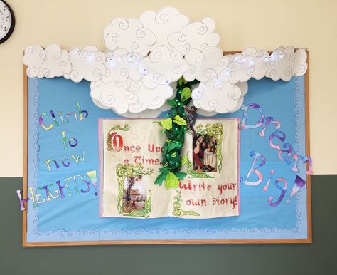 Jack And The Beanstalk Bulletin Board, Plant Classroom, Plants Classroom, Classroom Libraries, D Book, Classroom Teacher, Jack And The Beanstalk, Bulletin Board Decor, Classroom Bulletin Boards