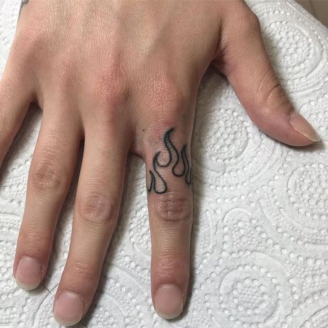 @fentycafe 🧿 Finger Tattoos Flame, Tattoo In Finger, Flame Finger Tattoo, Brand Tattoo, Herren Hand Tattoos, Hand Tatto, Tato Jari, Tato Henna, Finger Tats