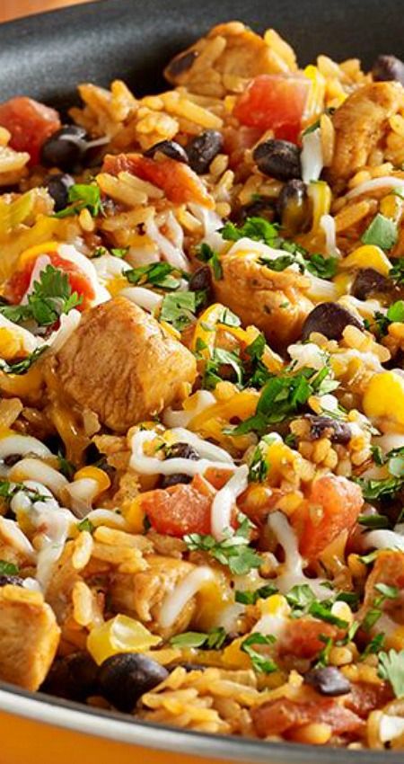 Chicken Burrito Skillet, Burrito Skillet, Chicken Black Beans, Cinco De Mayo Celebration, Skillet Dinner Recipes, Chicken Burrito, Chicken Healthy, Chicken Burritos, Mexican Chicken