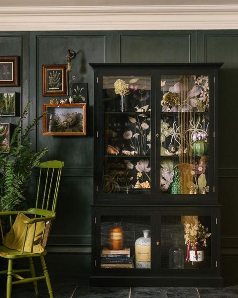 deVOL Kitchens (@devolkitchens) • Instagram photos and videos Black China Cabinet, Black China, Bespoke Kitchen Design, Devol Kitchens, Painted Cupboards, Living Tv, Black Cabinet, Modern Appliances, Shaker Kitchen