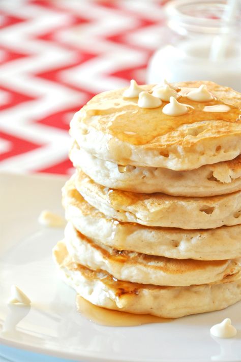 white chocolate macadamia pancakes Macadamia Pancakes, Macadamia Nut Pancakes, White Chocolate Macadamia Nut Cookies, White Chocolate Macadamia Nut, Vegan Pancake Recipes, Vegan White Chocolate, White Chocolate Macadamia, Chocolate Macadamia, Avocado Chocolate