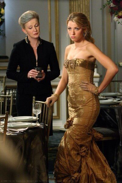 Gossip Girl Outfits Serena, Gossip Girl Halloween Costume, Serena Van Der Woodsen Outfit, Gossip Girl Party, Serena Van Der Woodsen Style, Gossip Girl Serena, Blake Lovely, Dream Prom Dress, Serena Van Der