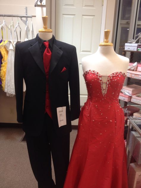 Black 3 Button Tuxedo Men Black And Red Suit, Quinceanera Tuxedos Red, Black Tuxedo With Red Tie, Red Suit Quince, Red Suits For Chambelanes, Red And Black Quinceanera Chambelanes, Red Suit For Quince, Quince Chambelanes Outfits Red And Black, Black Suit Red Tie Prom