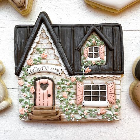 Easter Gingerbread House, Gingerbread House Cookies, Gingerbread Party, Cookie Decorating Party, Iced Sugar Cookies, Cookie House, Gingerbread House Decorations, Spring Cookies, Cute Cottage