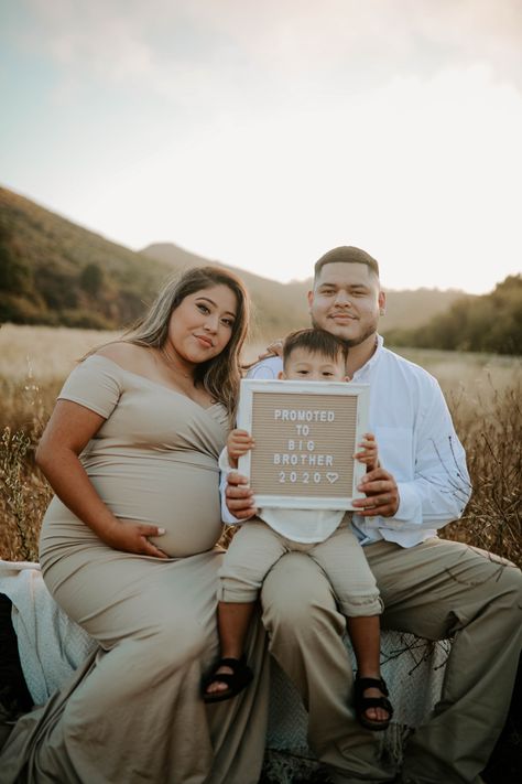 Big Bro Photoshoot, Promoted To Big Brother Photoshoot, Bro Photoshoot, Big Brother Photoshoot, Brother Photoshoot, Photoshoot At The Beach, Promoted To Big Brother, Maternity Photoshoot, Pose Ideas