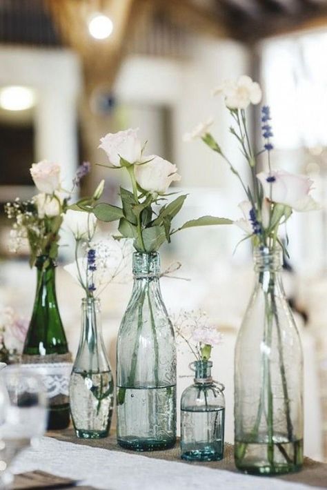 Pretty Wedding Centerpieces, Deco Champetre, Tafel Decor, Rustic Wedding Centerpieces, Wedding Centerpieces Diy, Wedding Table Decorations, Diy Centerpieces, Wedding Flower Arrangements, Wedding Table Centerpieces