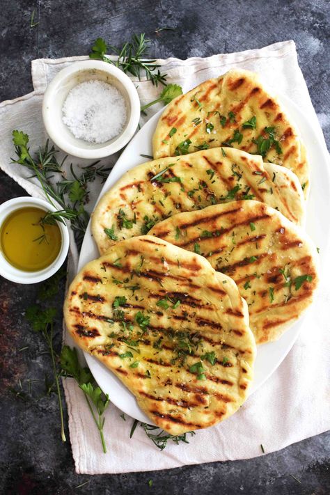 Easy Grilled Flatbread Grilled Flatbread, Flat Breads, Grilled Bread, Flatbread Recipes, Bread Rolls, Bread Dough, Food 52, Flatbread, Kitchen Recipes