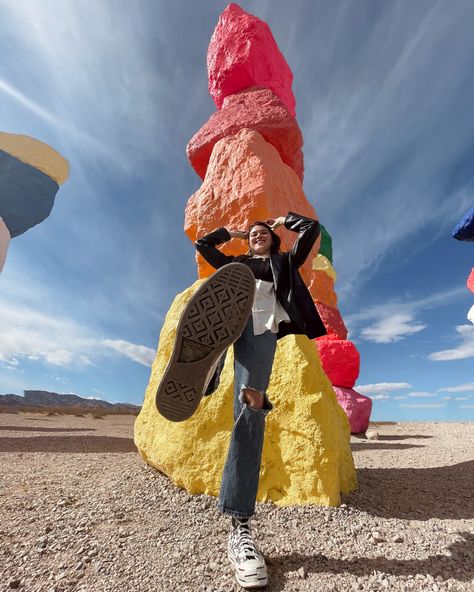 Seven Magic Mountains Outfit, 7 Magic Mountains Photoshoot, Seven Magic Mountains Photo Ideas, Mountain Photoshoot Ideas, 7 Magic Mountains, Mountains Photoshoot, Vegas Pictures, Mountain Photo Ideas, Miami Photoshoot