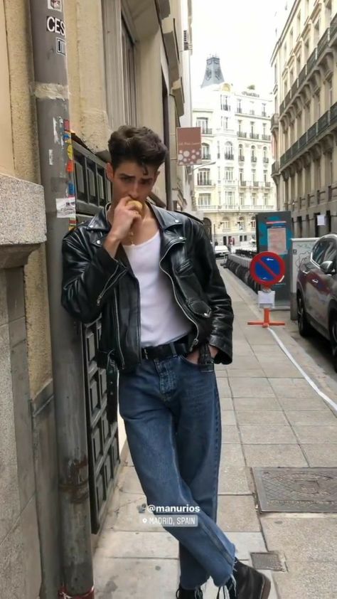 Manu Rios Outfit, Bad Boy Outfit, 80s Outfits Men, Bad Boy Outfits, Greaser Outfit, Mens Outfits Dressy, 80s Fashion Men, Look 80s, Street Style Outfits Men