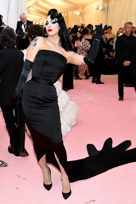 Lady Gaga Met Gala, Camp Notes On Fashion, Violet Chachki, Drag Make-up, Rupaul Drag Queen, Gala Fashion, Met Gala Red Carpet, Queen Makeup, Womenswear Fashion