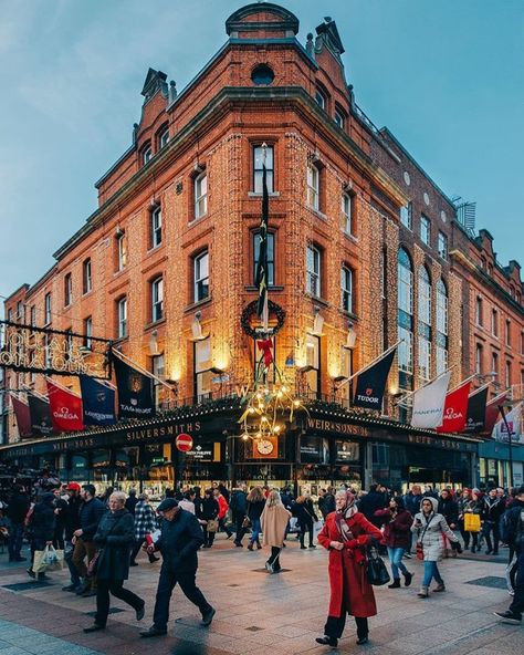 Very Christmassy Dublin, Ireland Grafton Street, Street Pictures, Under The Mistletoe, Europe Map, Dublin Ireland, Dublin, Around The Worlds, Street View, Bring It On