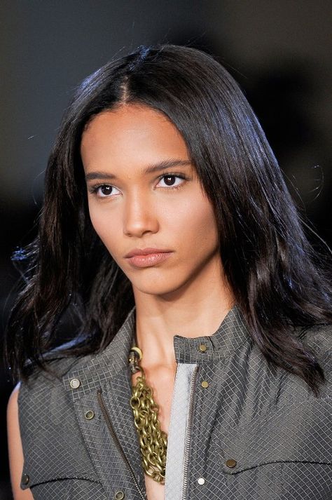 Cora Emmanuel - Model - Martinique - French nationality Woc Makeup, European People, Native American Photos, Mexican Women, French Models, Hispanic Heritage, Just Start, Girl Crush, Beauty Face