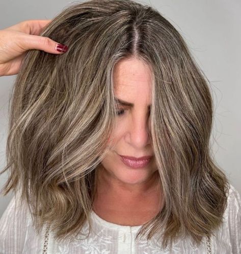 Dirty Blonde Balayage to Cover Natural Gray Hairs Caramel Hair Colour, Grey Brown Hair, Gray Blending, Gray Balayage, Grey Hair Coverage, Brown Hair Looks, Blond Balayage, Covering Gray Hair, Hair Adviser