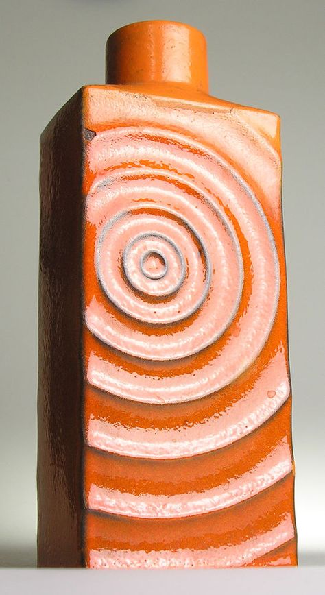 Mid Century Modern Pottery, Experimental Pottery, Retro Ceramics, Pottery Modern, Retro Pottery, Slab Ceramics, German Ceramics, Pottery Form, Mid Century Modern Ceramics