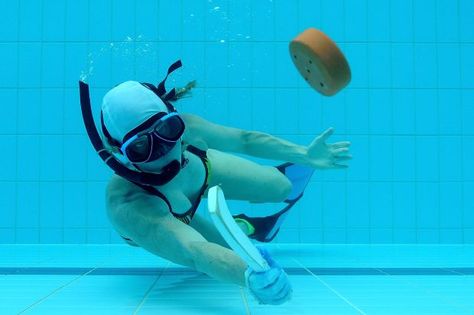 Underwater People, Underwater Hockey, Hockey Wallpaper, Gold Coast Australia, Hockey Puck, Underwater Photos, Cool Wallpapers, Swim Caps, Hockey Equipment