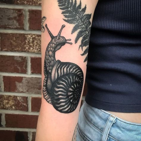 Traditional Snail Tattoo, Snail Tattoo, Bone Tattoo, Collar Bone Tattoo, Collar Bone, Waves Tattoo, Portfolio Inspiration, Mom Tattoos, Blackwork Tattoo