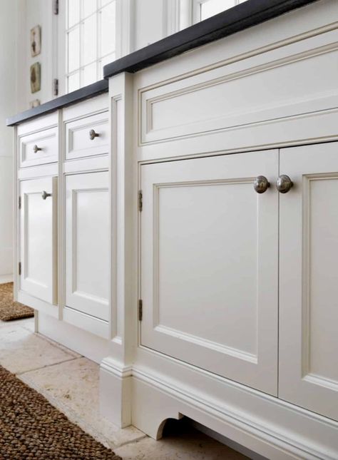 Kitchen Cabinet Door Styles, Cabinet Molding, Garage Guest House, Kitchen New York, Cabinet Door Styles, Furniture Feet, Kitchen Redo, Cottage Kitchen, Kitchen Cabinetry