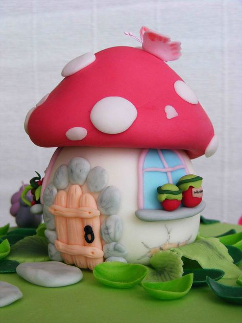 Explore bubolinkata's photos on Flickr. bubolinkata has uploaded 1008 photos to Flickr. Ernie Und Bert, Mushroom Cake, Diy Fimo, Clay Fairy House, Clay Jar, House Cake, Fairy Cakes, ดินปั้น Polymer Clay, Clay Fairies