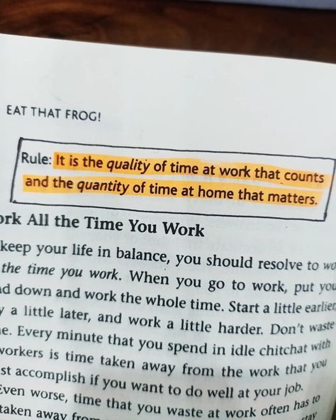 🤍☀ 📖Book - Eat that frog🐸 Author- Brian Tracy Genre- Non fiction 📍Quick review: 🔖One of the best booki have read on procrastination & productivity. 🔖Brian Tracy's self help book 'Eat that frog' offers helpful advice and 21 effective techniques for enhancing productivity & to overcome procrastination 🔖In this book, Brian Tracy also emphasizes the importance of finding the right balance between personal life and work. He stated that productivity isn't just about work but also about living... Eat That Frog, Ramadan Quran, Positive Morning Quotes, Overcome Procrastination, Wisdom Thoughts, Positive Morning, Helpful Advice, Interview Process, Brian Tracy