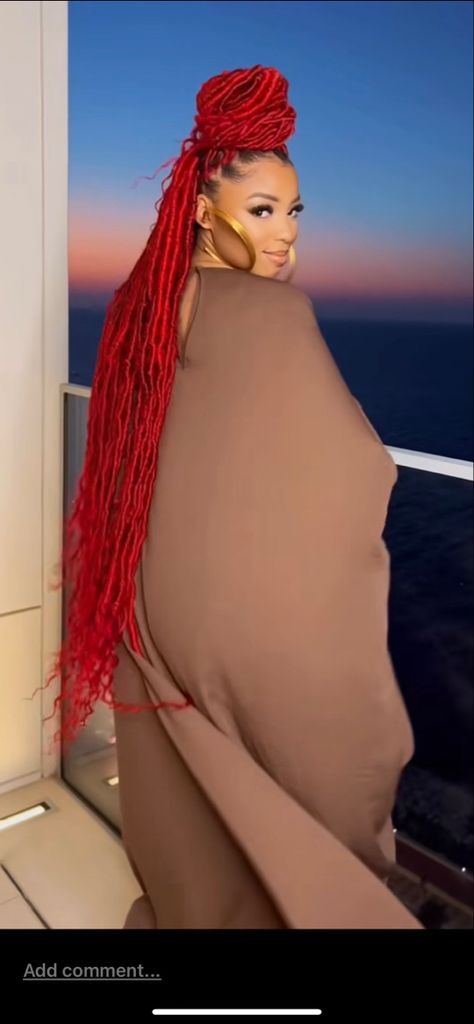 Chloe Bailey Red Locs, Chloe Bailey Locs Styles, Chloe Locs, Red Boho Locs, Chloe And Halle Locs, Locs Hairstyles For Wedding, Halle Bailey Hair, Chloe And Halle Bailey, Red Faux Locs