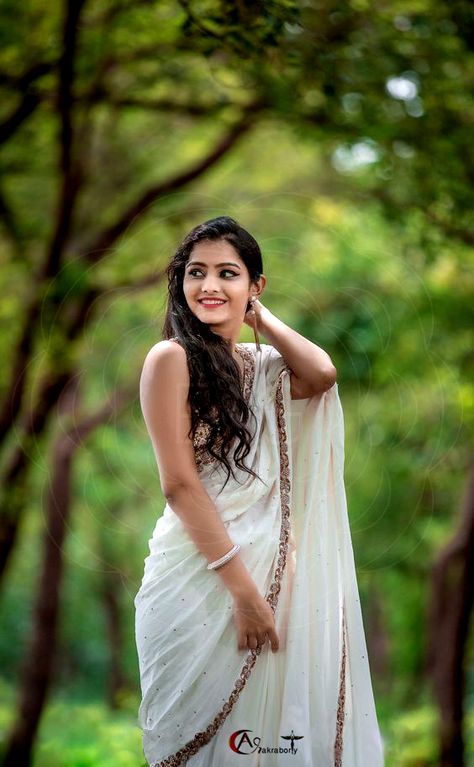 bangladeshi teen girl with beautiful white saree Saree Model, Kerala Saree Blouse Designs, Crepe Saree, Saree Poses, Bride Poses, Indian Fashion Saree, Sequin Blouse, Indian Photoshoot, Saree Photoshoot