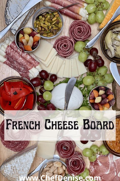 French cheese board French Themed Charcuterie Board, French Chacutery Board, French Inspired Charcuterie Board, French Charcuterie Board Ideas, Host Wine Tasting Party, French Recipes Dinner, French Charcuterie Board, French Presentation, French Charcuterie