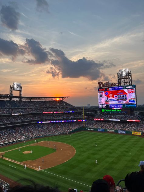 Philadelphia Phillies Aesthetic, Phillies Game Aesthetic, Phillies Aesthetic, Philly Aesthetic, Philadelphia Aesthetic, Phillies Stadium, Downtown Philly, Baseball Phillies, Baseball Aesthetic