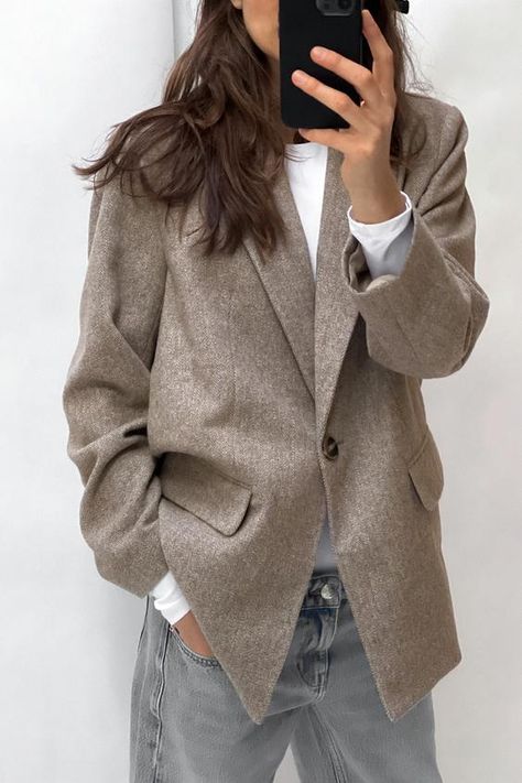 Herringbone Jacket, Blazer Outfits For Women, Herringbone Blazer, Brown Blazer, Fitted Blazer, Blazer Outfits, Oversized Blazer, Lapel Collar, Straight Cut