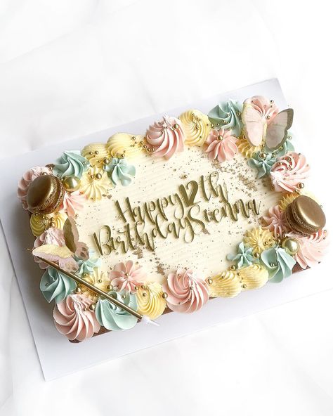 Drool-worthy vibes and cake goals! 🍰✨ Dive into the delicious universe of @katiehbakes_ with her stunning rectangle birthday masterpiece! 🎂💖 Crafted by the talented Katie, it's not just a cake—it's a celebration waiting to happen. #CakeGoals #SweetSensations #CakeArtistry #YummyTreats Rectangle Birthday Cake Ideas, Rectangle Birthday Cake, Square Birthday Cake Ideas, Tiramisu Brownies, Cake Styles, Slab Cake, Sheet Cake Designs, Rectangle Cake, Birthday Sheet Cakes