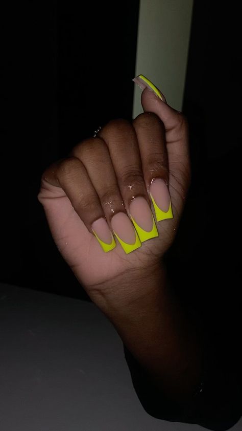 French With Color Nails, Smile Lines Nails, Cute Lime Green Nails, French Tip Nails Lime Green, Lime Green Nails With Design, Neon Green Nails French Tip, Like Green French Tip, Medium Acrylic Nails French Tip, Lime Green Nails French Tip