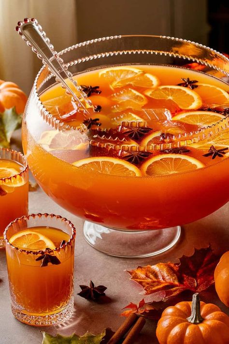 The Ultimate Pumpkin Spiced Rum Punch Recipe Thanksgiving Cider, Apple Cider Drinks, Spiced Rum Cocktails, Fall Apple Cider, Apple Cider Drink, Iced Tea Drinks, Rum Punch Recipes, Cider Drinks, Apple Cider Cocktail