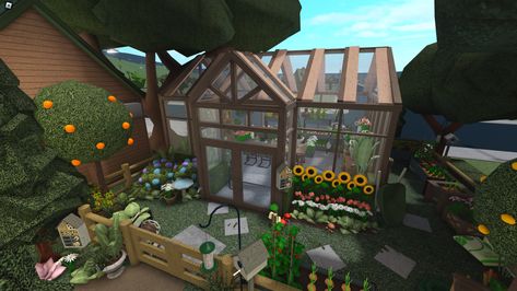 Bloxburg Greenhouse Ideas Aesthetic, Small Garden Bloxburg, Bloxburg Garden House Ideas, Greenhouse Bloxburg Ideas, Bloxburg Green House Ideas, Green House Bloxburg Garden, Garden House Bloxburg, Bloxburg Garden Layout, Shed Bloxburg